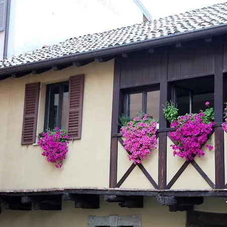 Piazzetta Del Castello Apartment *