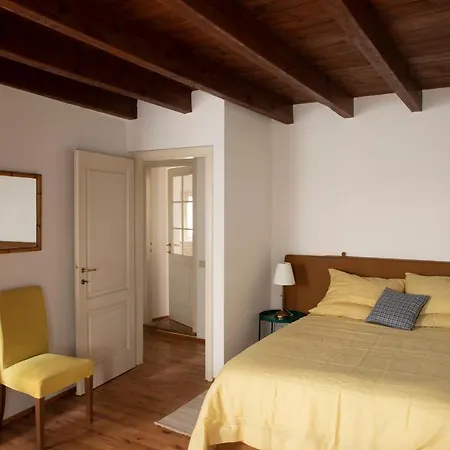 Piazzetta Del Castello Apartment